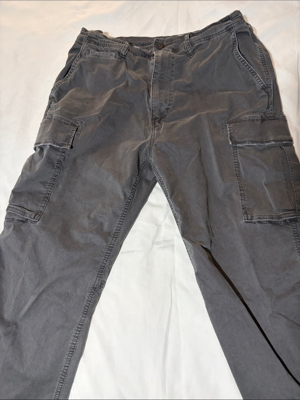 American Eagle Outfitters Men's Cargo Pants in Charcoal